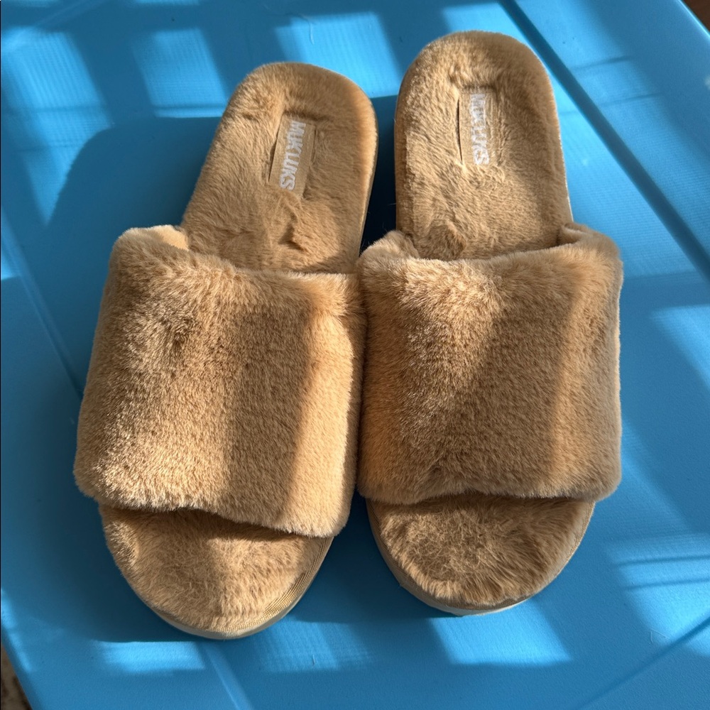 Muk Luks Plush Tan Platform Slide Slippers